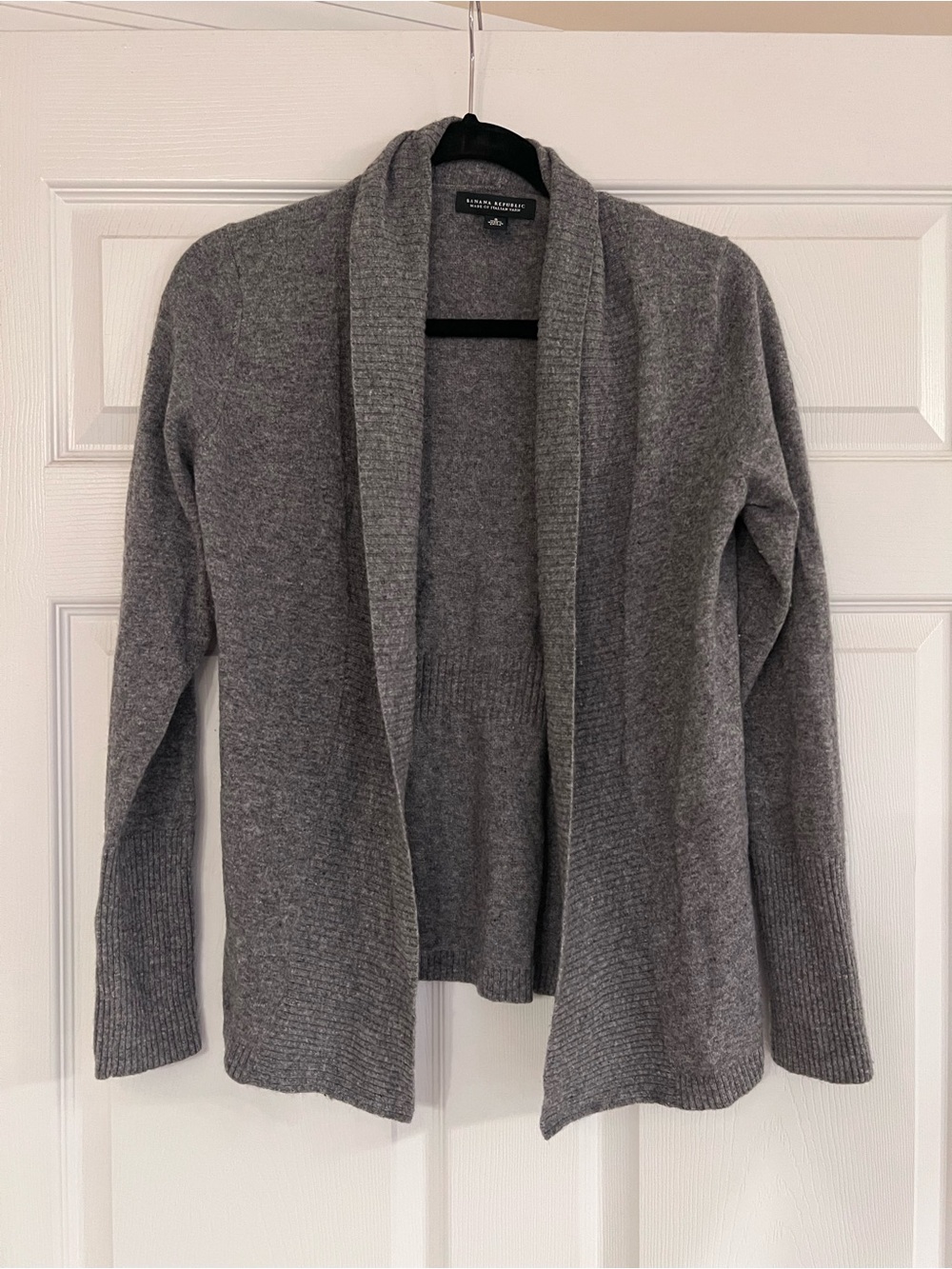 Banana Republic charcoal Gray Italian Cashmere and Wool sweater cardigan S
